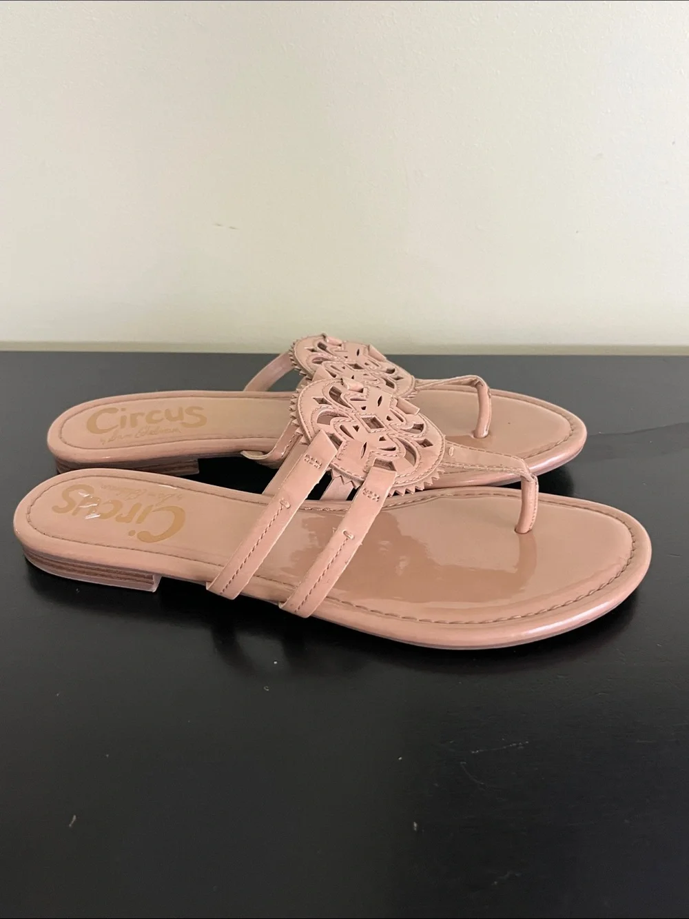 Circus by Sam Edelman Canyon Medallion Flat Sandals